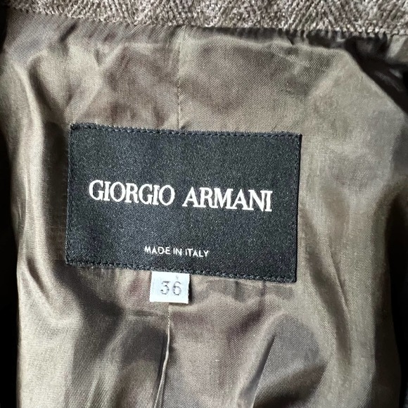 SOLD Giorgio Armani blazer - Picture 6 of 11